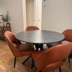 Dining Set - 4 Chairs - Round Table 