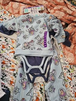 New 4pcs toddler set 12$