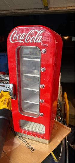 Coca-Cola Retro Vending Machine Mini Fridge