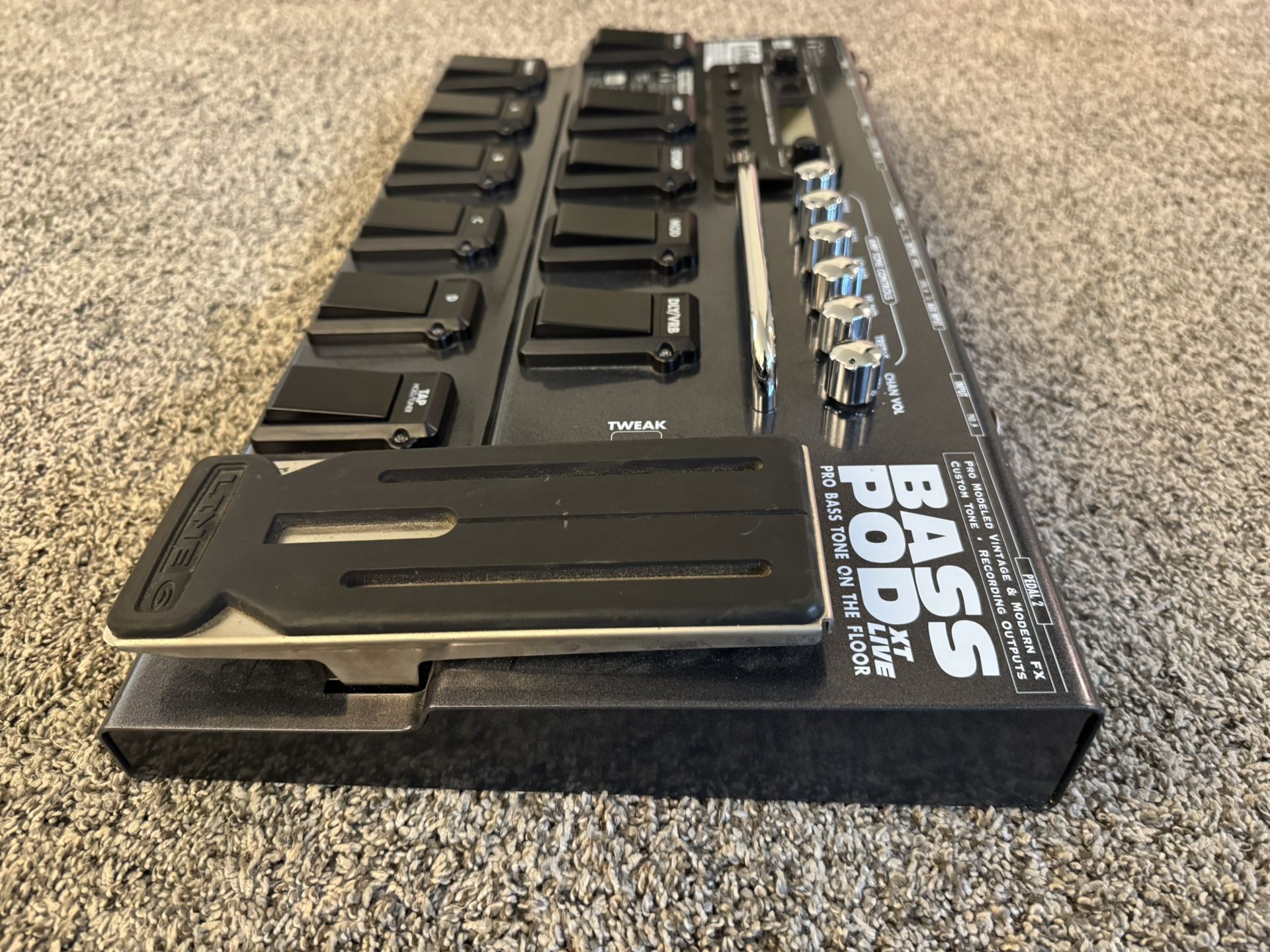 Line 6 Bass Pod XT Live