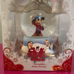 Disney Store Mickey Mouse Snow Globe 