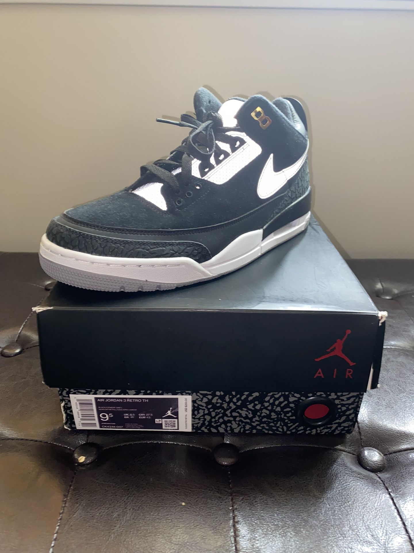 Size 9.5 Jordan 3 Retro Tinker Hatfield (box damage)