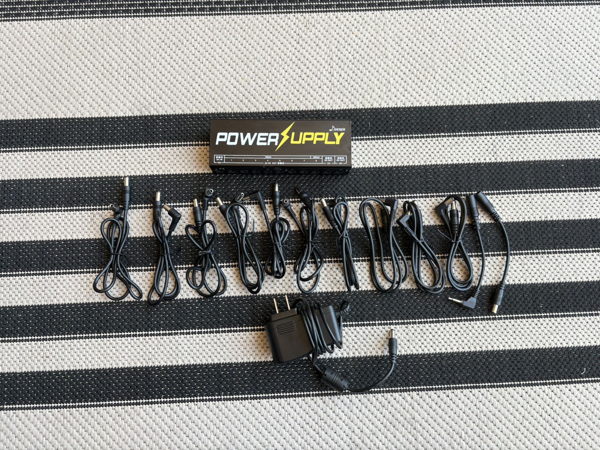 Donner DP-1 Guitar Power Supply 10 Isolated DC Output for 9V/12V/18V Effect Pedal