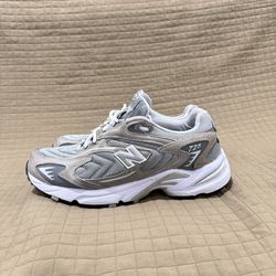 New Balance 725 Grey – Women’s 9 / Men’s 7.5