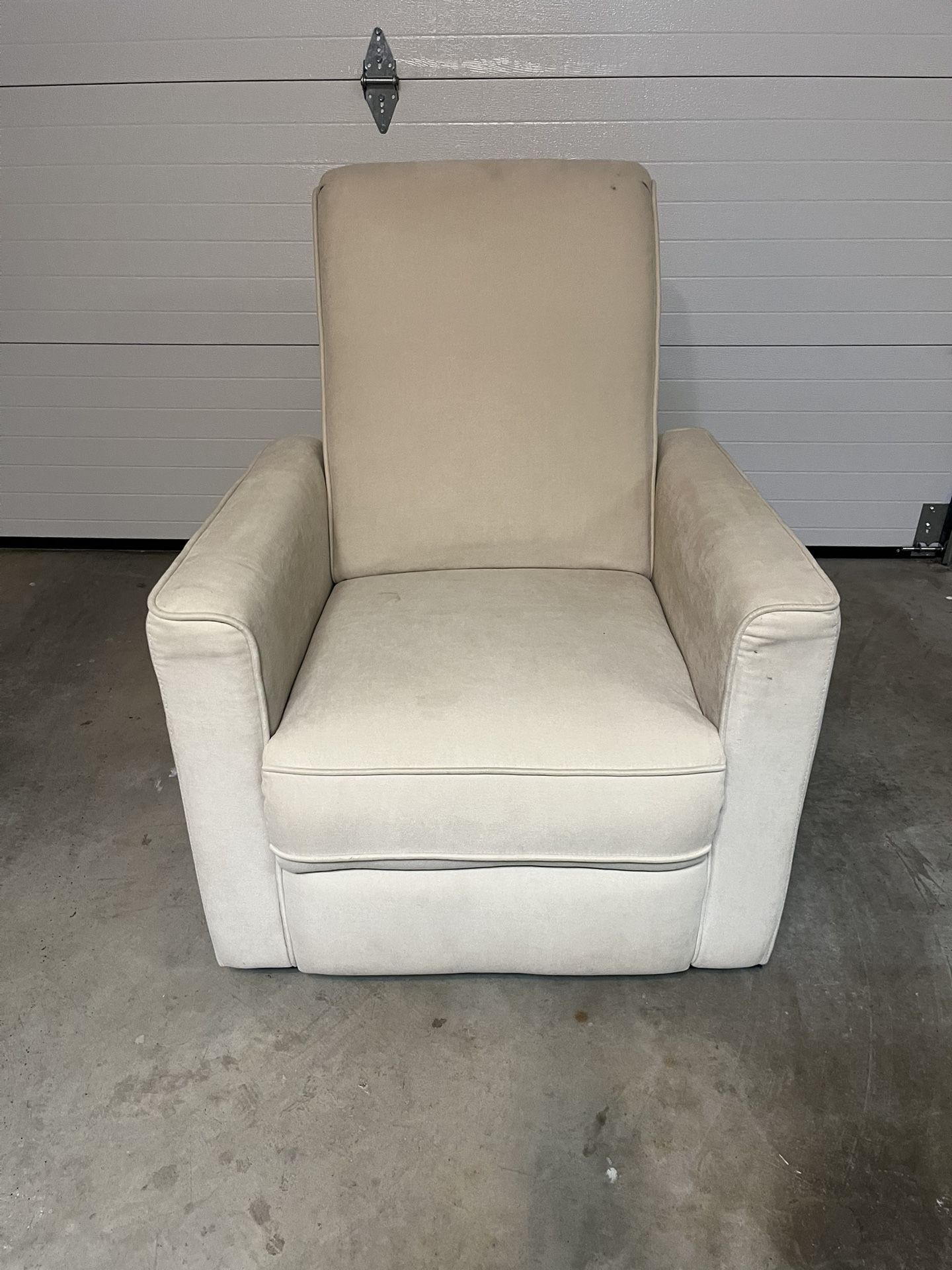 EvoLur Shell Raleigh Basic Glider Recliner