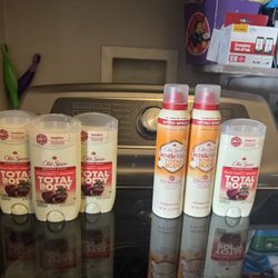 Brand New Old Spice Bundle All For ($20)(Cash Only)(Price Is Firm)