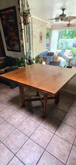 Dining table 48"