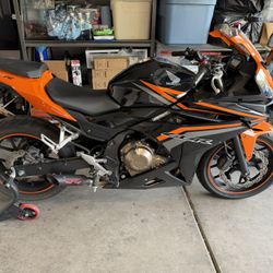 Honda CBR 500R 2017 with 5529 miles