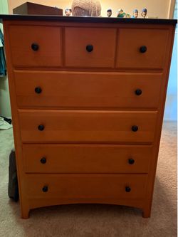 5 Shelf Tall Dresser