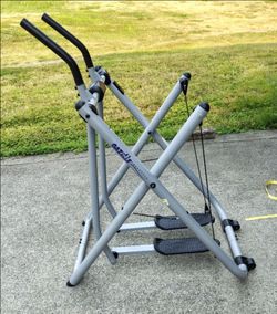 Elliptical style lightweight exercise machine