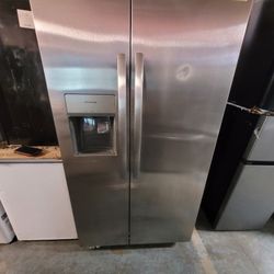 Frigidaire Refrigerator 