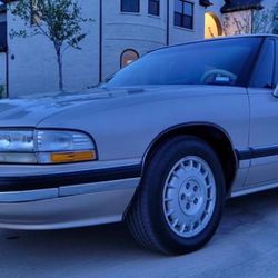 1993 Buick Lesabre Limited Sedan . Low Mileage  Low Price 