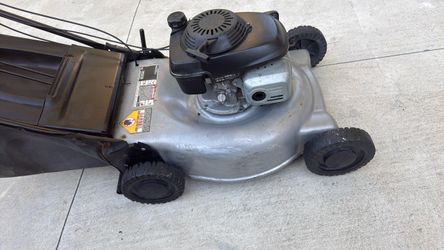 And Super conditions, Honda Lawnnmoer Cell propel it works excellent And Super conditions, Honda Lawnnmoer Cell propel it works excellent