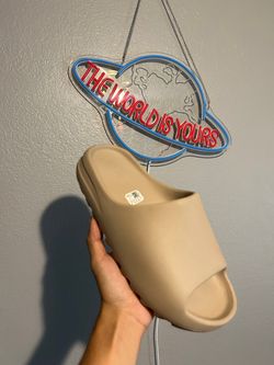 Yezy slides pure