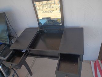 vanity table