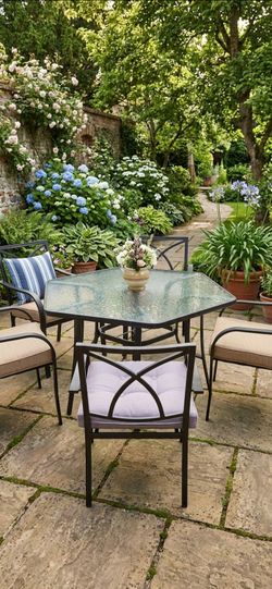 7Piece Hampton Bay Outdoor Patio hexagonal table 6 stacksble chairs