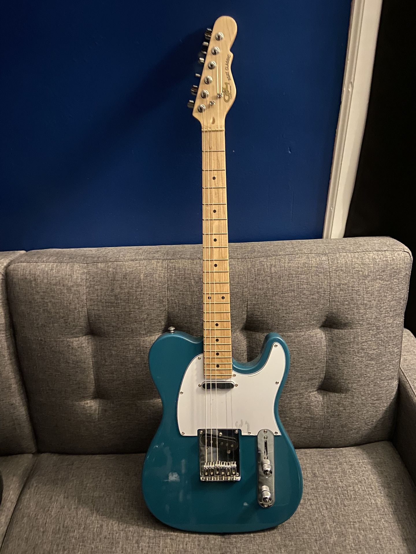 G&L 6 String