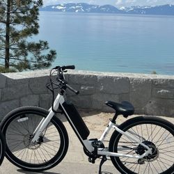 2021 Aventon Pace 500 Step-through Electric Bike  Size: Small