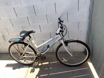 Specialized Rock hopper bike bicycle 26inch wheels- new inner tubes- 21 speeds- ready to ride
