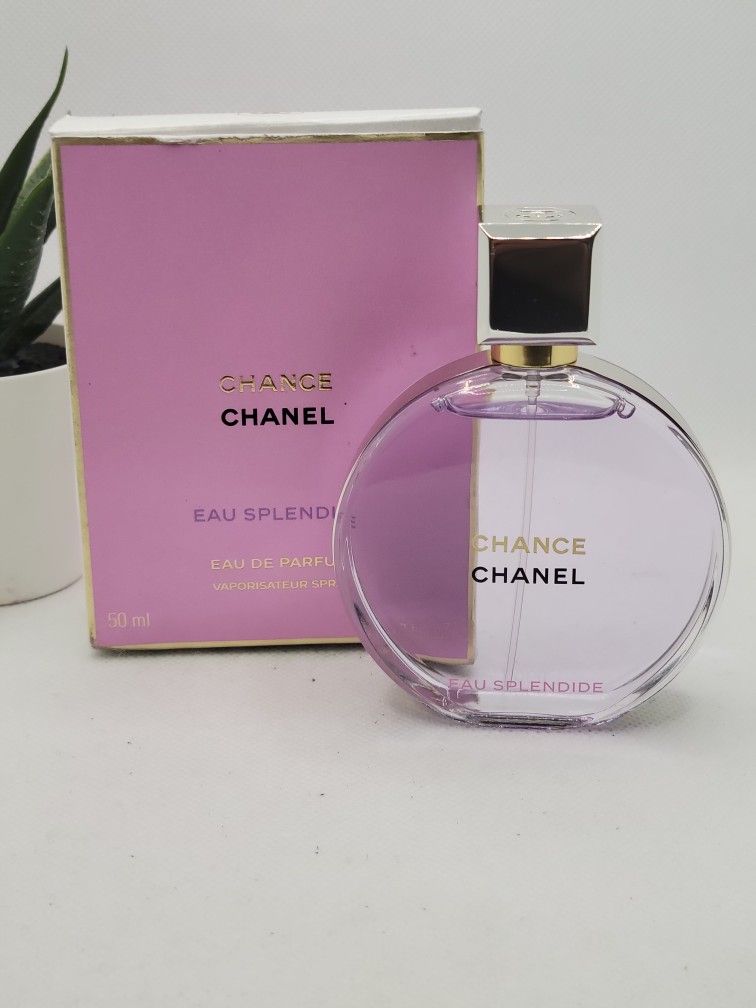 CHANEL
CHANCE EAU SPLENDIDE Eau de Parfum
1.7 fl