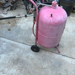 Pressurized Abrasive Blaster 