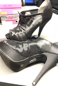 Vera Wang Black Heels