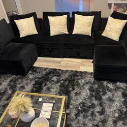 Black Sectional  Couch 