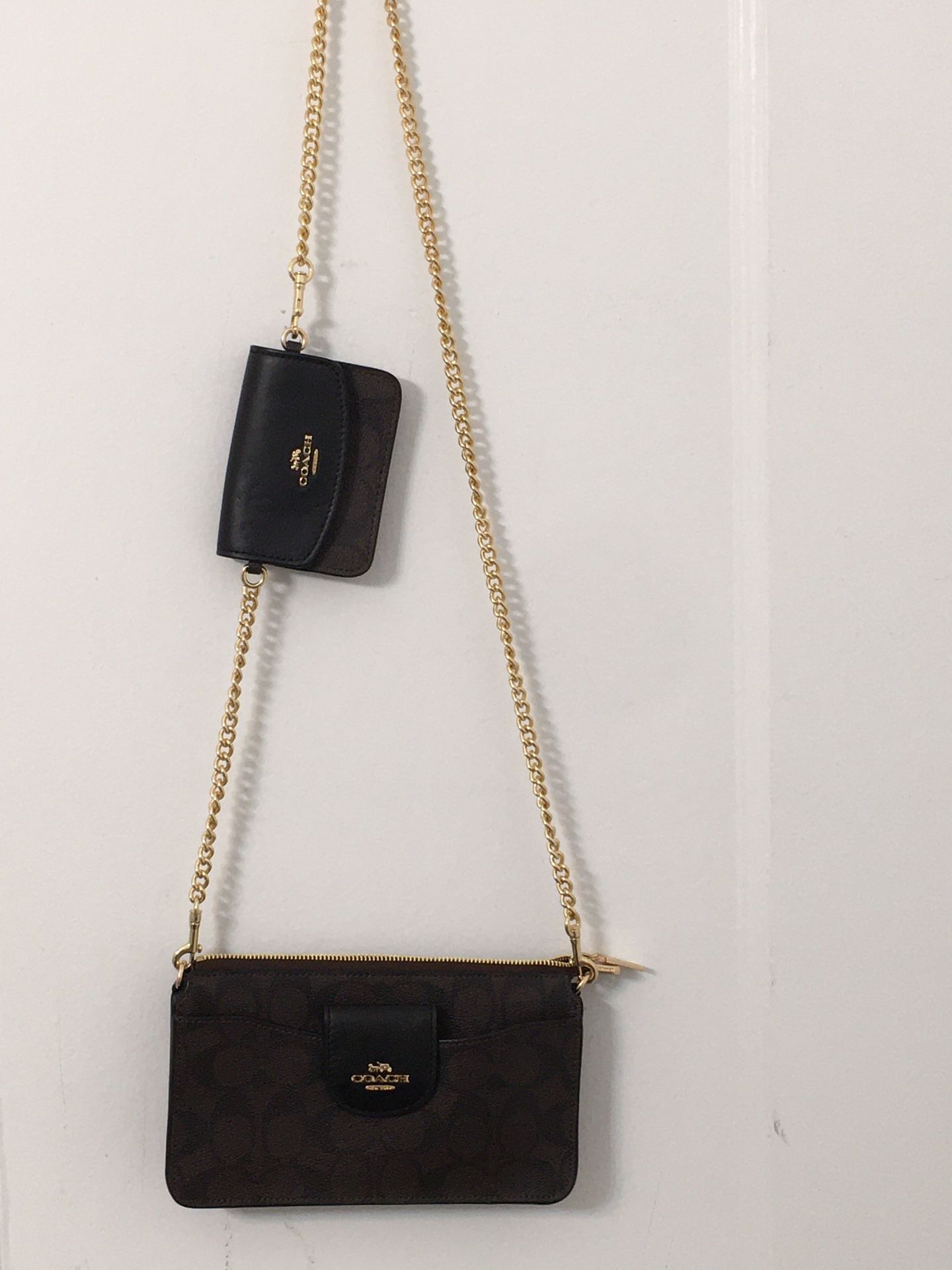 Coach C3328 Poppy Crossbody Signature Canvas for Sale in Chicago IL OfferUp