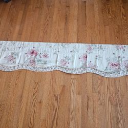 $25.00 - 76" Vtg Waverly Brand Floral Curtain Valance! Ruffle Top/100% Cotton/Like New Condition!