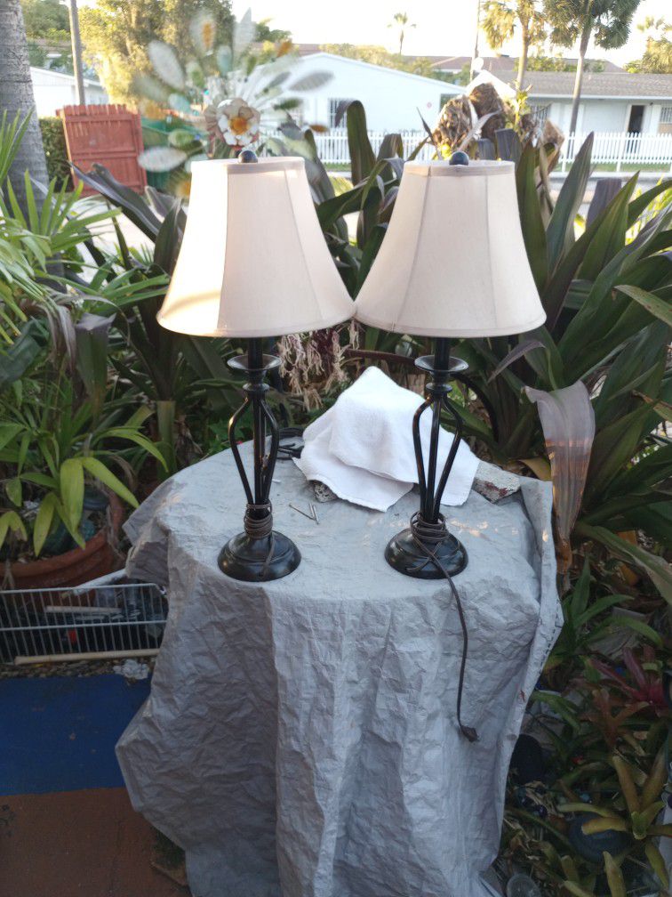 Twin Black Lamps 15$