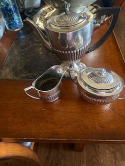 Vintage Reed & Barton 1811 Silverplate 3-Piece Tea Set