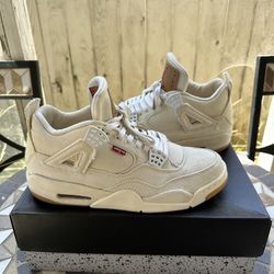 Air Jordan: Jordan Retro 4 (Levi’s White Denim)