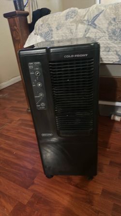 Portable evaporative cooler