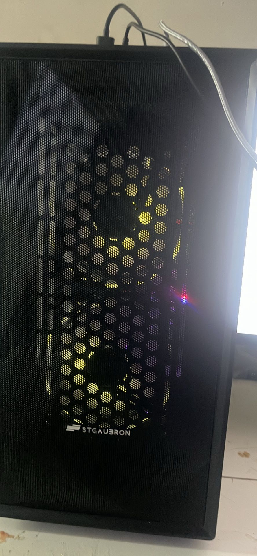 STGAUBRON GAMING PC