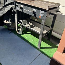 Blackstone Grill with cart and cover