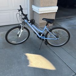 Roadmaster Granite Peak Mountain Bike 18 Speed