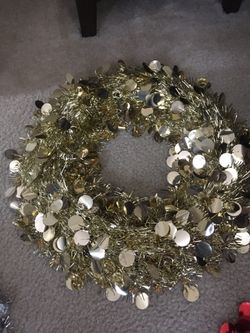 Jumbo Tinsel Wreath’s