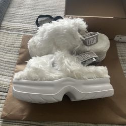 UGG   Sandals Platform 
