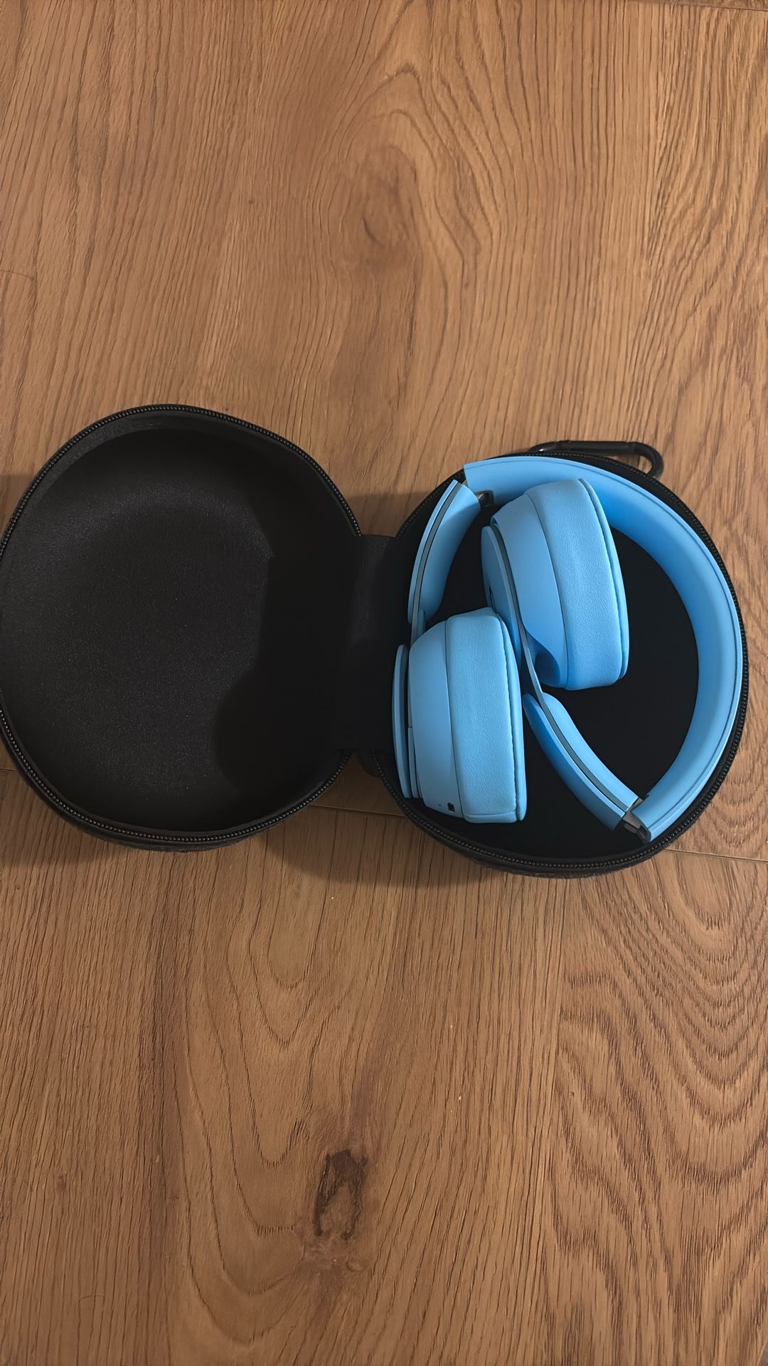 Beats Solo Blue Pharrell Williams