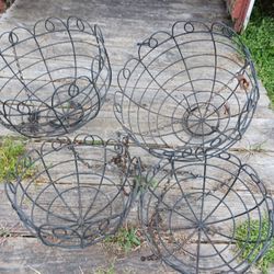 Set Of 4 Wire Hanging Baskets