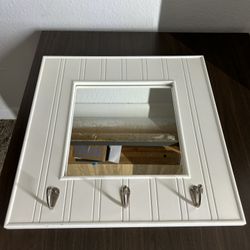 Key Holder With Mirror