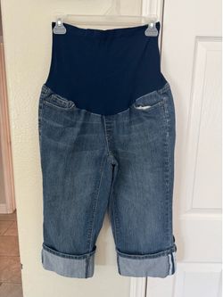 Maternity Capri Jeans Size Medium (8-10)