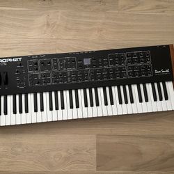 Dave Smith Instruments Prophet Rev2 — 61 Key 8-Voice Polyphonic Synth