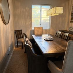  City Furniture Solid Wood Dining Set – Excellent Condition