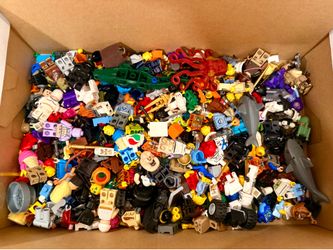 30+ Pound Lego Haul, Parts and Minifigures