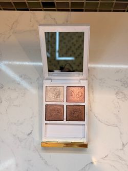Tom Ford eye color quad. Eyeshadow 04