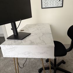 Work From Home Set Up – Excellent Condition