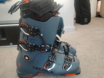 Tecnica mach 1 lv ski boots