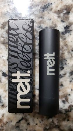 Melt cosmetics lipstick in on the go