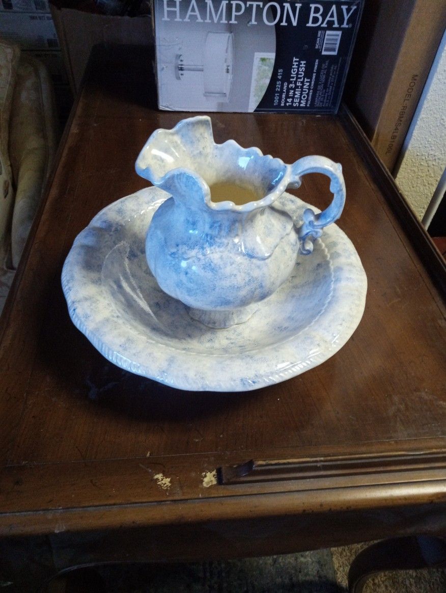 MCM Water Jug Dispenser And Bowl 